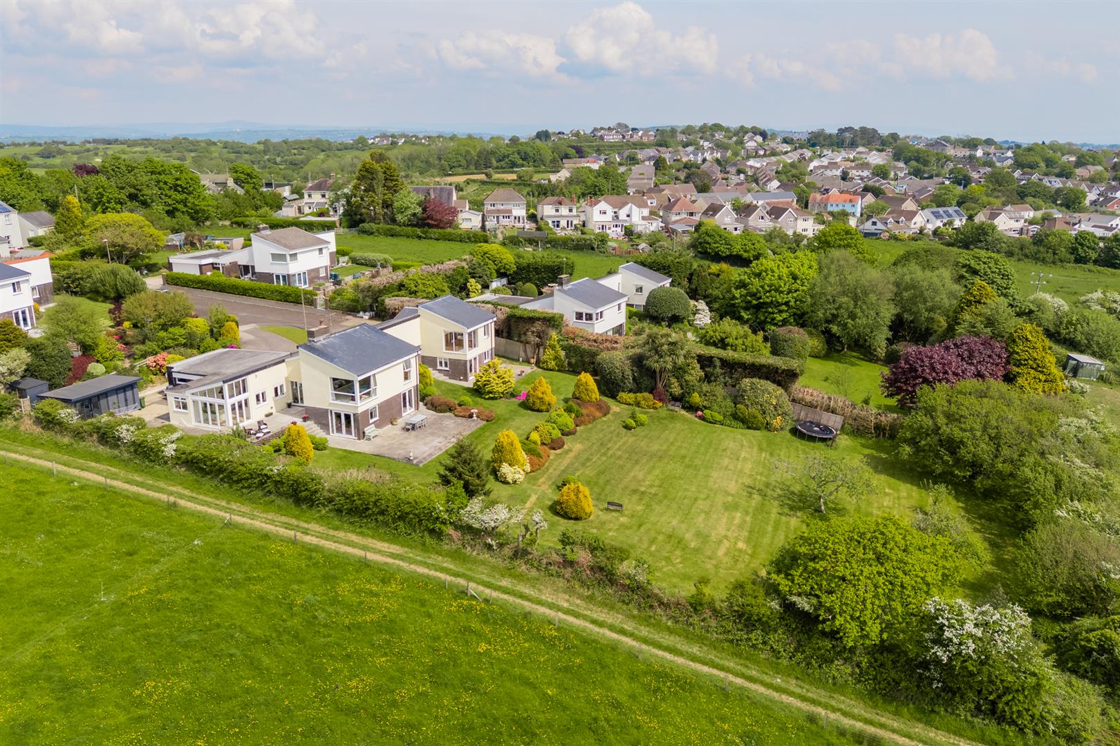 Misty Hills Close, Three Crosses, Swansea, SA4 3JF